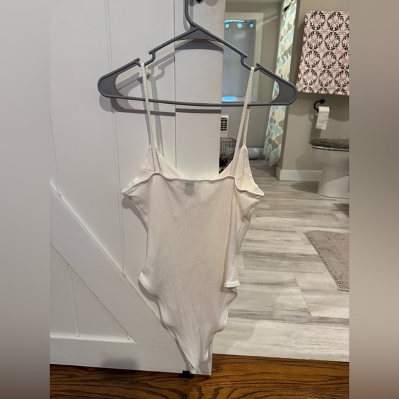 SHEIN White Bodysuit Size Medium - Picture 2 of 3